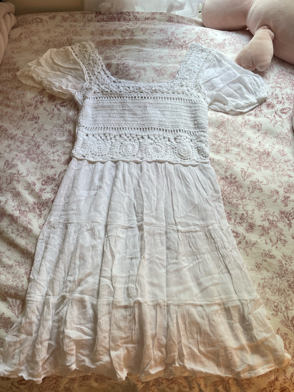 Jessica Simpson White Crochet Bodice Peasant Top